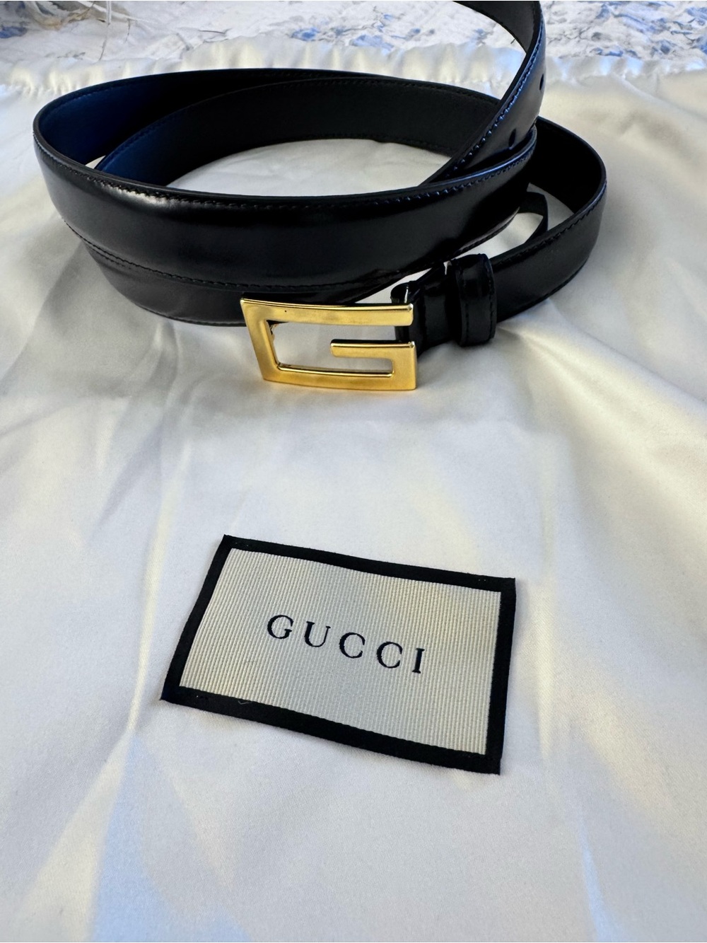 Gucci Black Leather Men’s Belt with Gold G Buckle